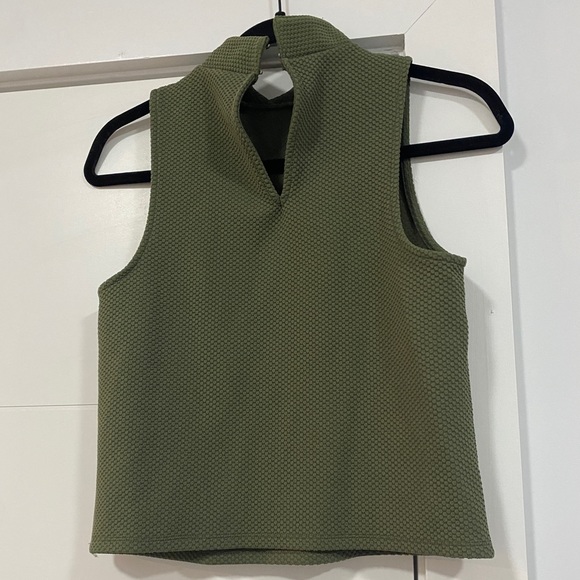 Green, textured sleeveless mock neck top. - Picture 2 of 2